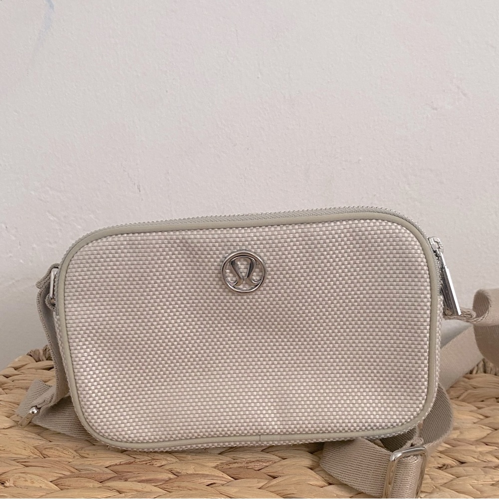 Lululemon Camera Crossbody Bag
